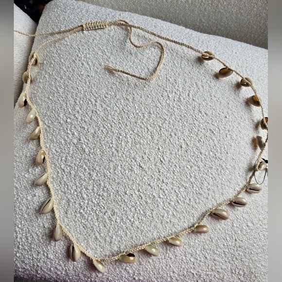 NWT!! Free People, Maui Shell Necklace, Neutral - NEW -$38 - Picture 3 of 8